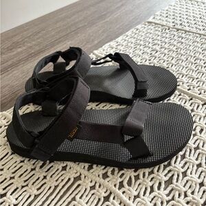 Teva strappy Velcro sandals